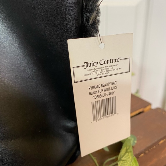 New! Juicy Couture Black Faux Fur Cosmetic Bag - Picture 10 of 15